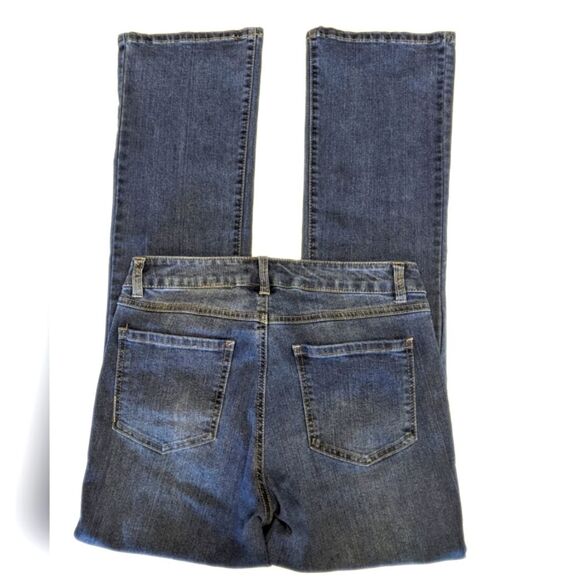 D. Jeans medium blue wash baby Bootcut, mid rise, no distressing, size 6 - Picture 2 of 7
